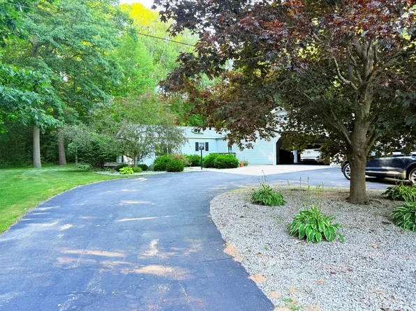 11585 190th Ave, Big Rapids, MI 49307