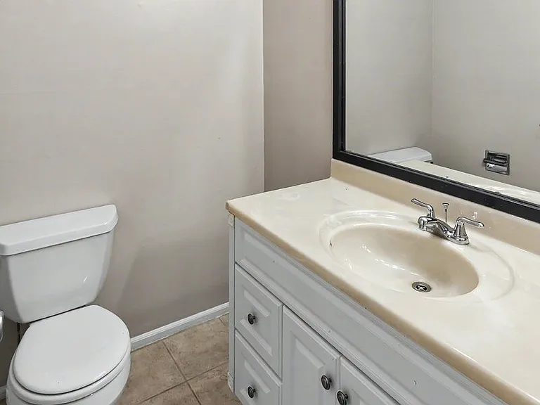 102 Appletree Ct — Photo 7