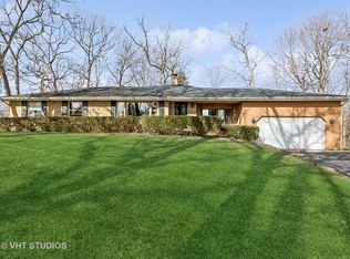 412 Warwick Rd, Tower Lakes, IL 60010