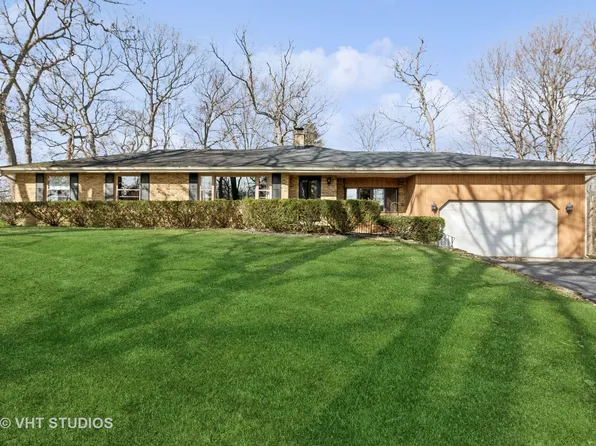 412 Warwick Rd, Tower Lakes, IL 60010