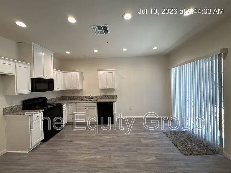 723 S Pinkham #102 — Photo 10