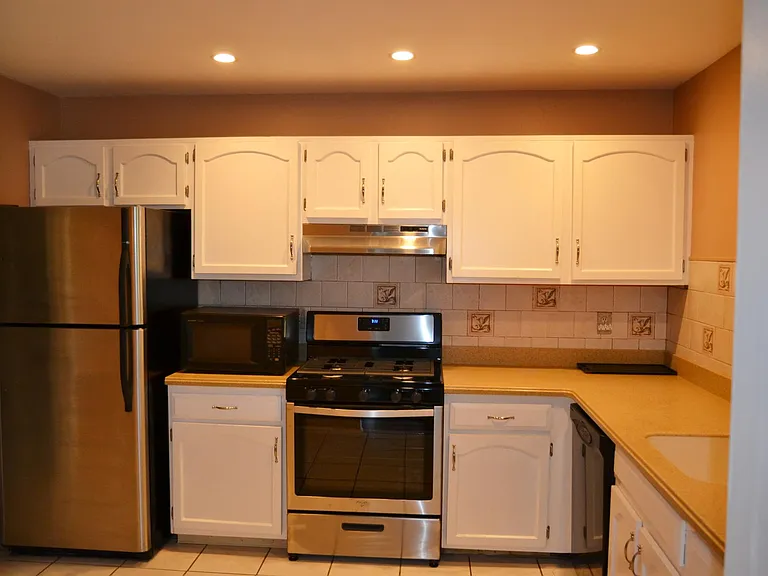368 Mayfair Pl — Photo 8