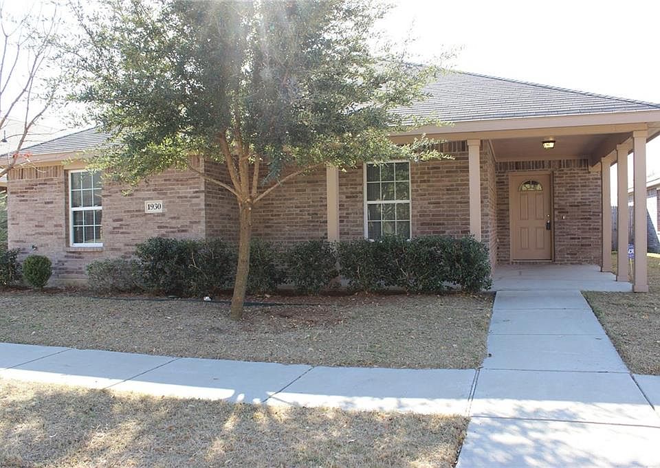 1st image of 1930 Cross Oaks Dr