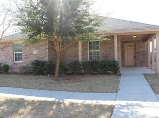 1930 Cross Oaks Dr, Lancaster, TX 75146