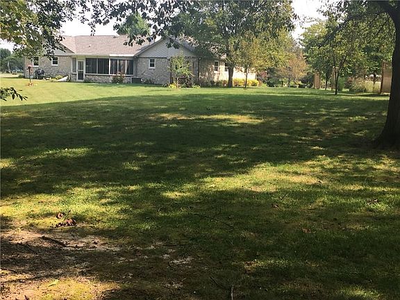 3rd image of 2516 Wayne Dr
