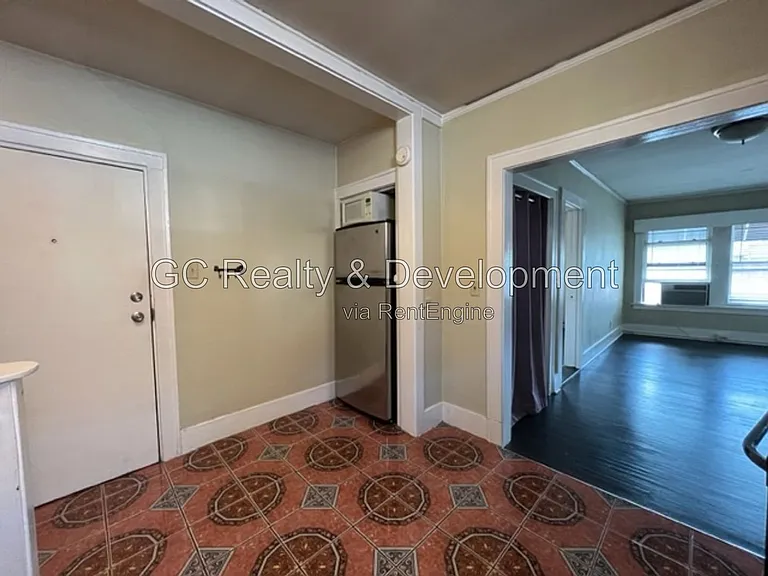 534 Crescent Blvd — Photo 7