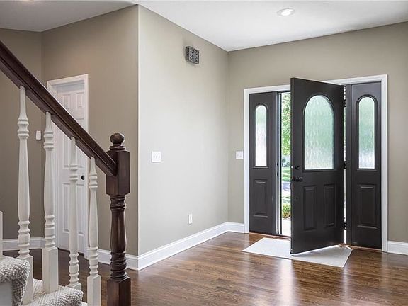 4th image of 13020 Eby St