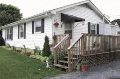 2nd image of 1001 Fairview St