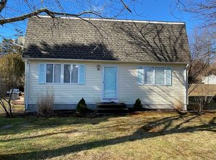 25 Sandy Ln, Westerly, RI 02891