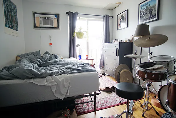 Rented by Lofts and Flats LLC | media 18