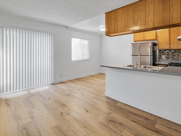 4th image of 1026 N Bonnie Brae St APT 6