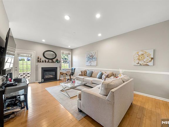 4th image of 537 Coventry Dr #5038