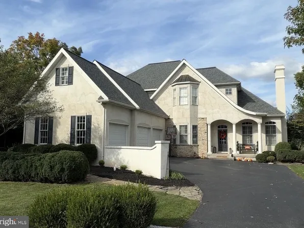 732 Goose Neck Dr, Lititz, PA 17543