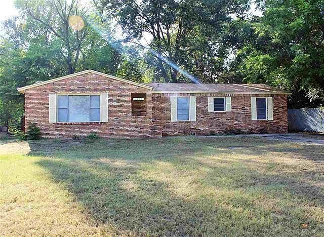 1st image of 1405 N Bryan Ave
