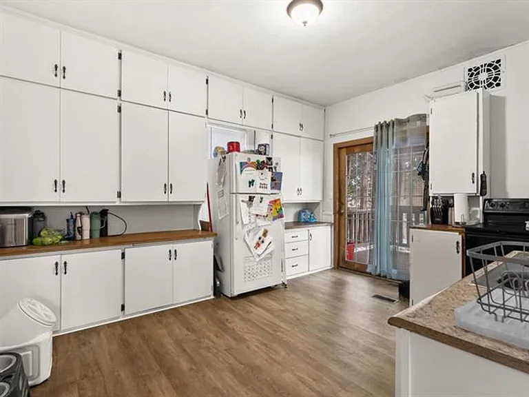 1510 Clark St — Photo 3