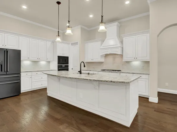 510 Blossom Cove Ct, Pinehurst, TX 77362