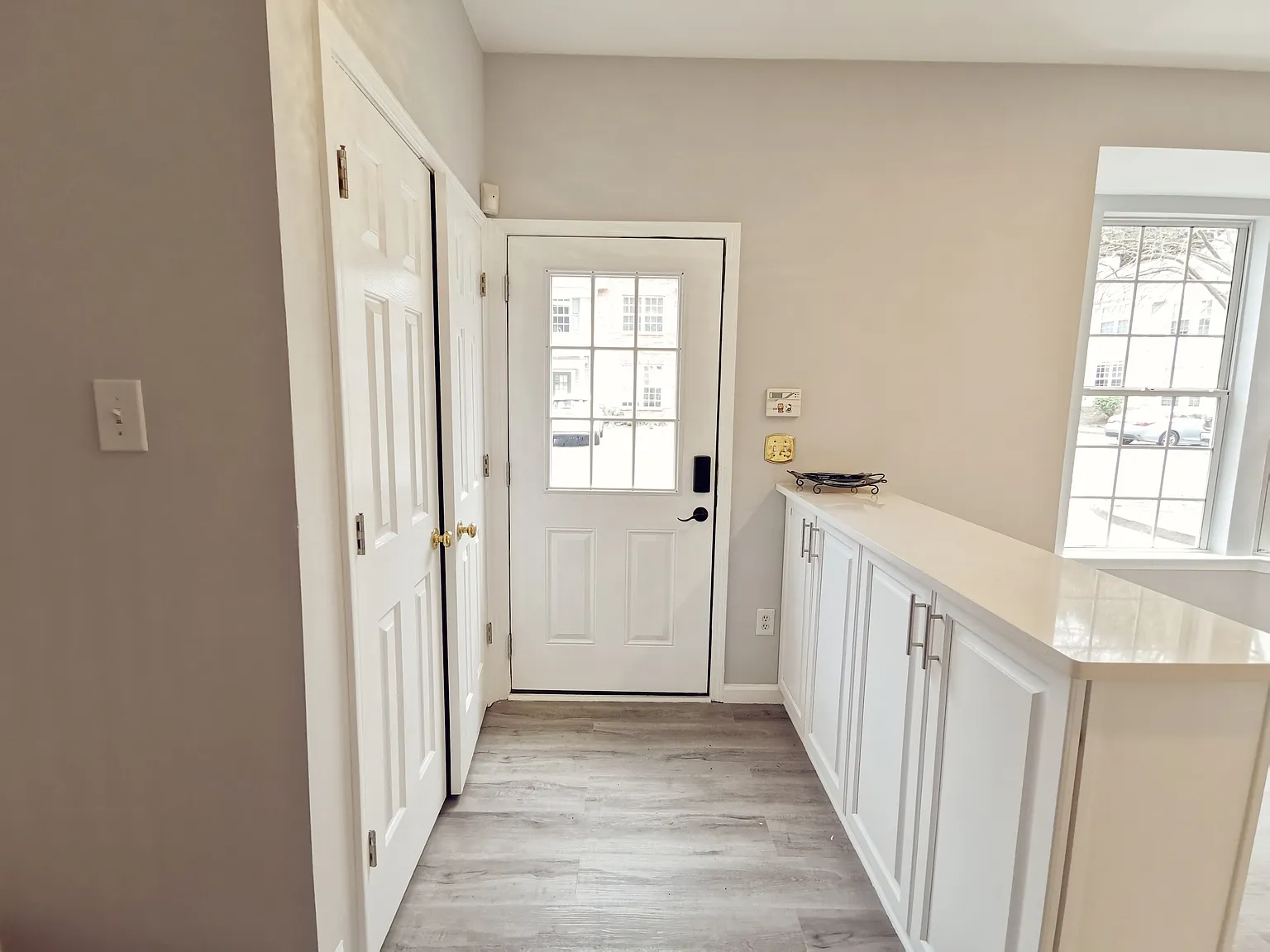 3 bed, 2.5 bath, 1316 sqft, $2,200 — Photo 3
