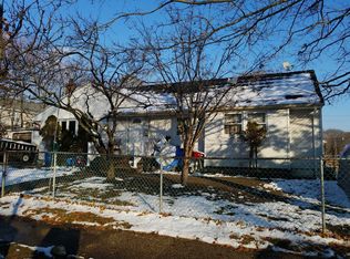 3 Stevens St, Roosevelt, NY 11575