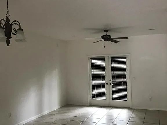 4th image of 2935 NE 7th St APT 305