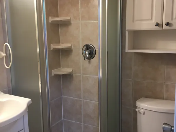 22960 N Apple Hill Ln APT 110, Lincolnshire, IL 60069