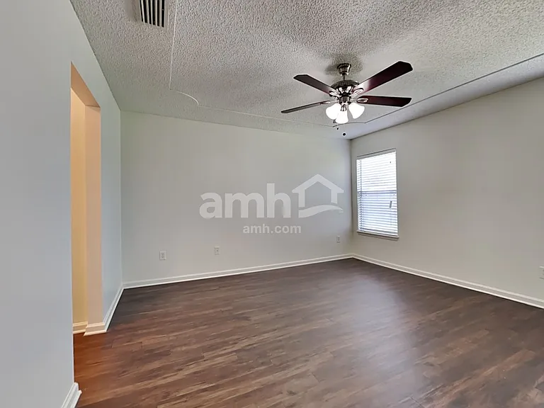 4406 Hanging Moss Dr — Photo 10