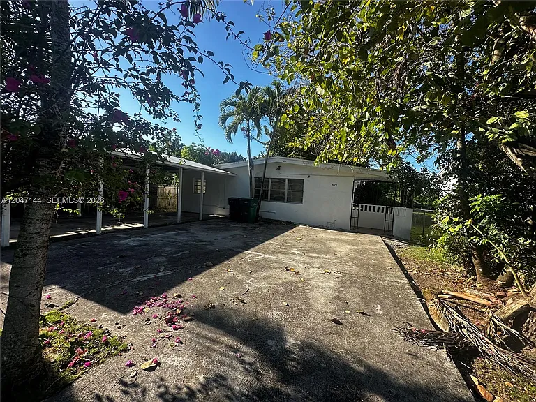 821 SW 2nd St — Photo 25