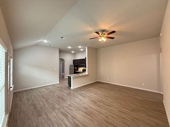 3rd image of 426 Emma Dr