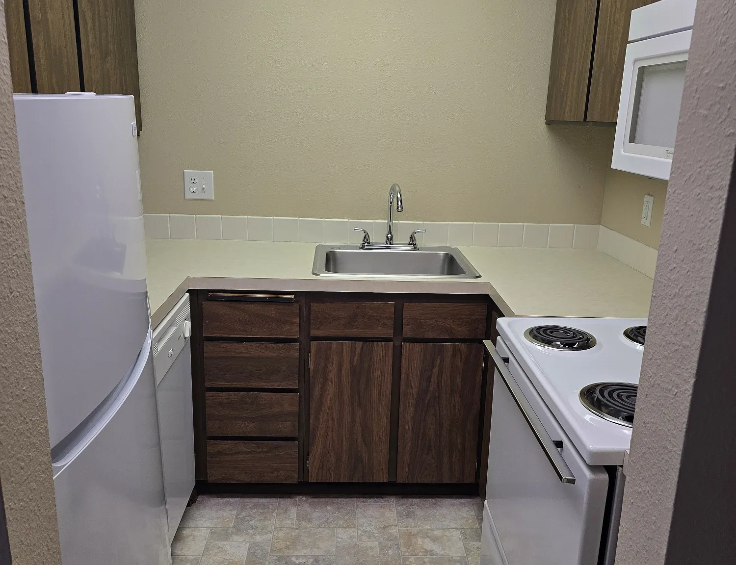 Timbers Apartments — Photo 1