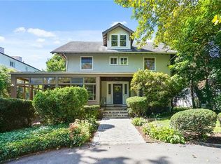 1469 Roosevelt Pl, Pelham, NY 10803