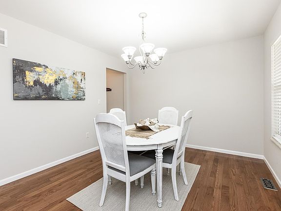 5th image of 1329 Engle Creek Dr