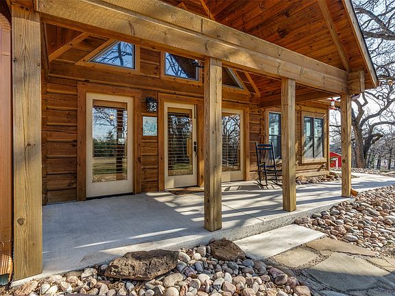 3rd image of 424 Inwood Rd