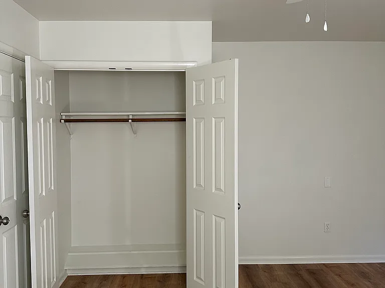 1772 N Oakland Ave — Photo 16