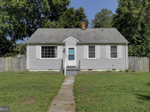 209 Locust Ave, Colonial Beach, VA 22443