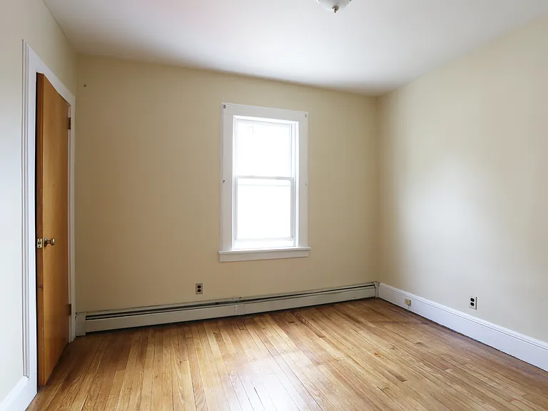 189 Hawthorne Ave #1 — Photo 7