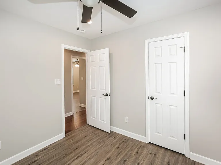 434 Glencroft Dr — Photo 12