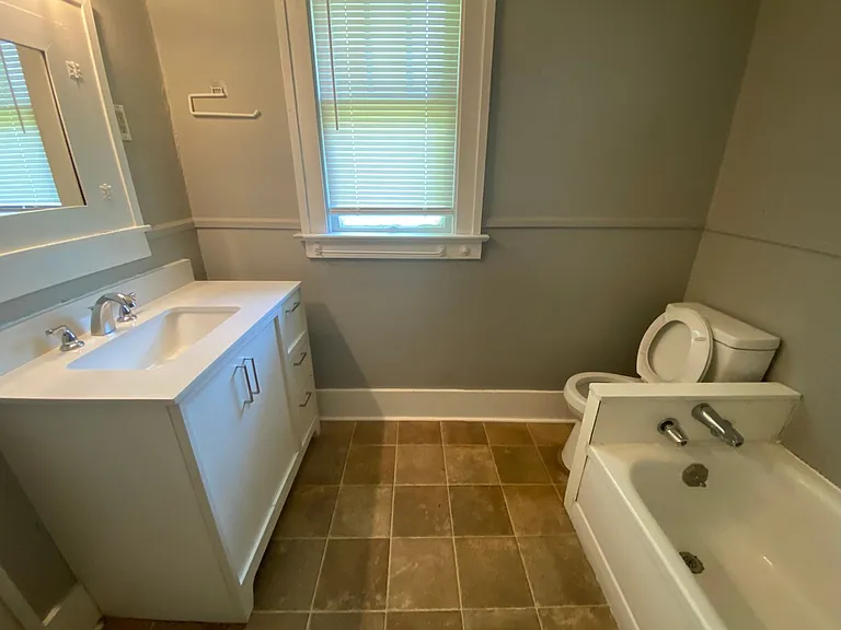 811 S Sprigg St — Photo 3