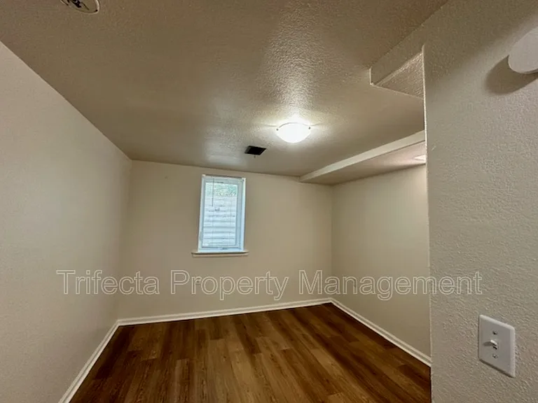 622 Miller Dr — Photo 13