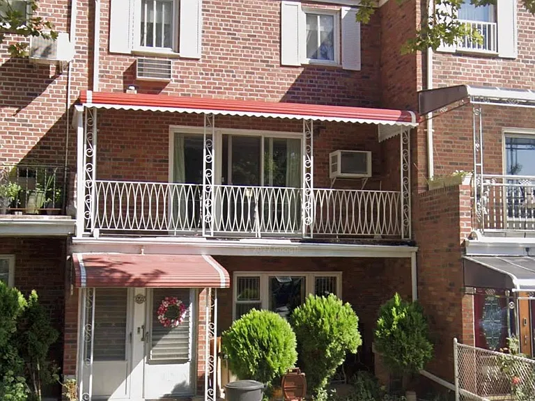 175-03 Peck Ave #2 — Photo 1