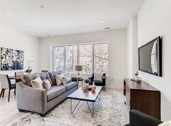 5th image of 2505 W Carmen Ave #203