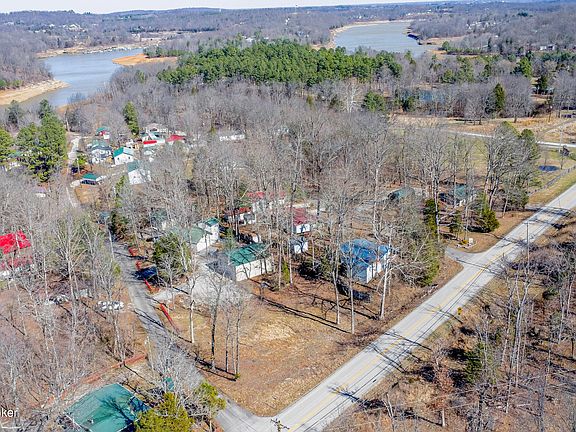 5th image of 37 Bessie Ln
