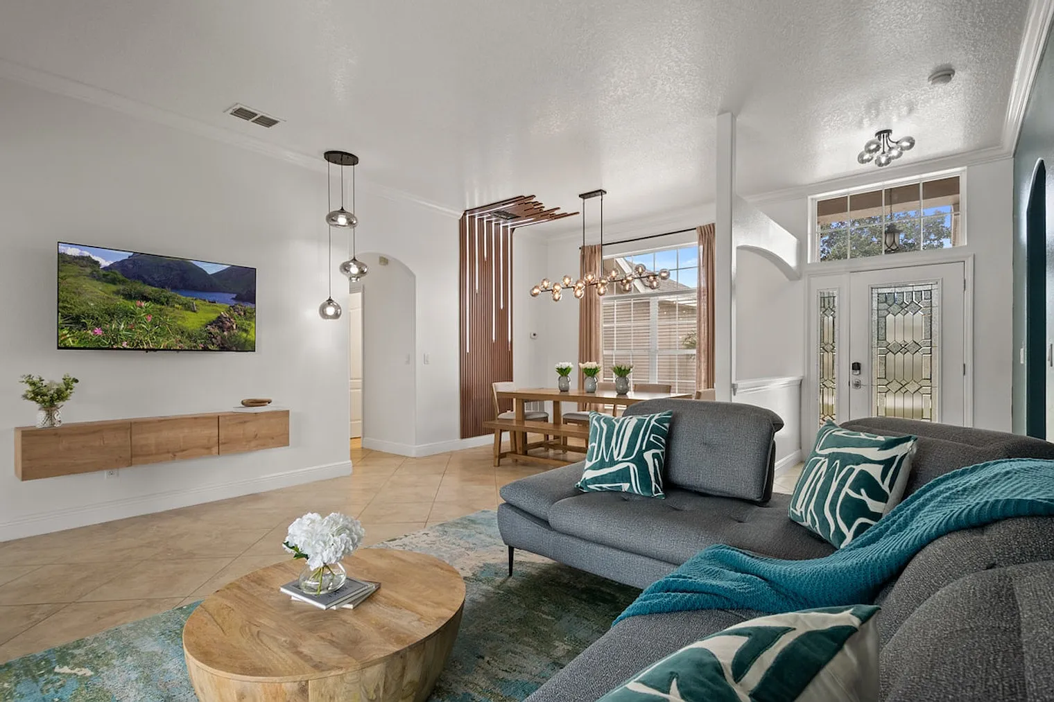 4 bed, 3.0 bath, $16,684 — Photo 2