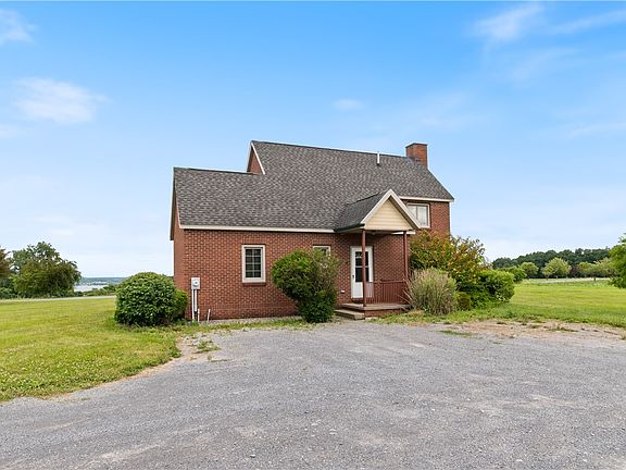 2nd image of 444 Armstrong Rd