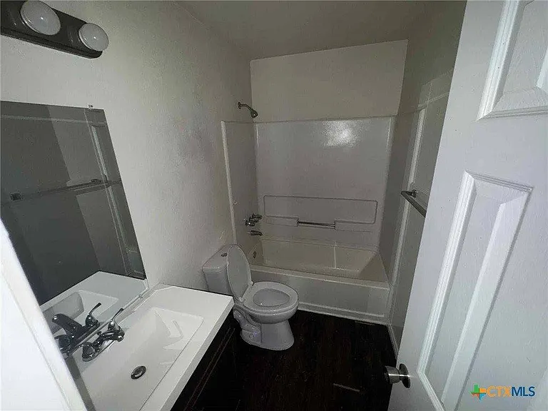205 Erby Ave #A — Photo 6
