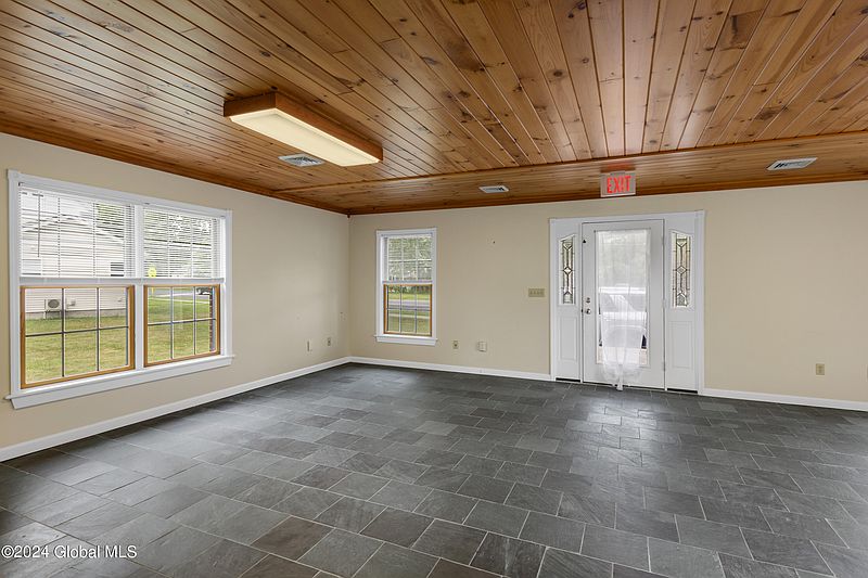 3rd image of 315 Main Street
