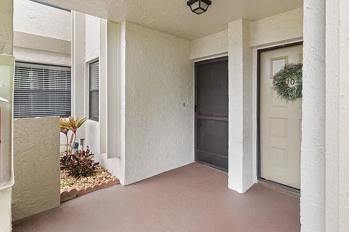2 bed, 1000 sqft, $2,500 — Photo 3
