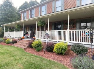 255 Canterbury Rd, Bluefield, VA 24605