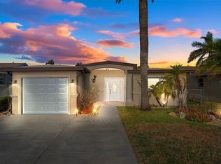 17732 Long Point Dr, Redington Shores, FL 33708