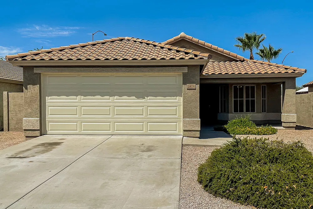 3 bed, 2.0 bath, 1444 sqft, $2,165 — Photo 1