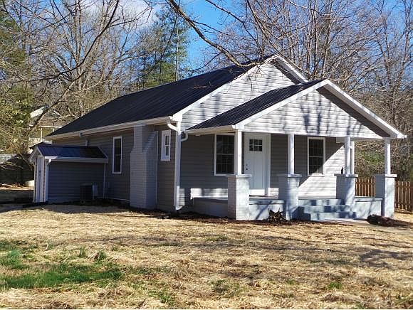 1st image of 465 Dillow Dr