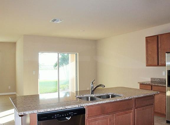 3rd image of 15255 Yellow Wood Dr